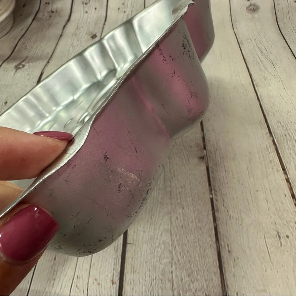 vtg 1982 Wilton Metal Baking cake Pan santa naughty nice list christmas cottage